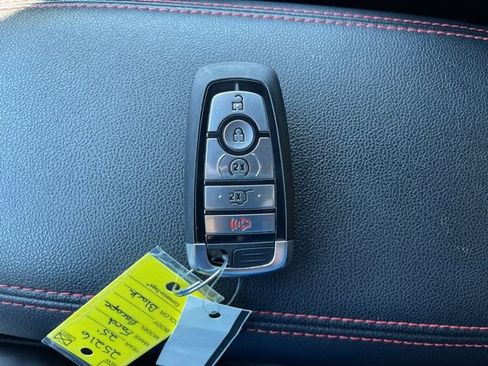 Used 2025 Ford Escape ST-Line Elite image 22