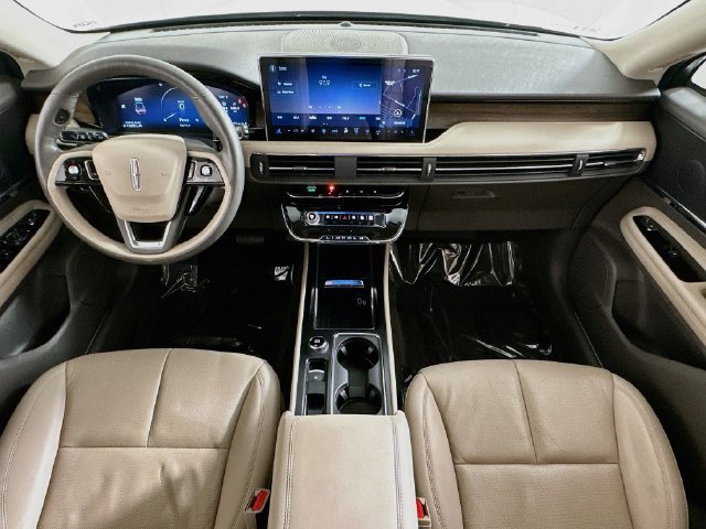 Used 2023 Lincoln Corsair Reserve w/ Equipment Group 201A FWD image 13