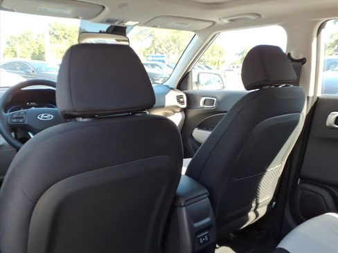 New 2026 Hyundai Venue SEL image 17