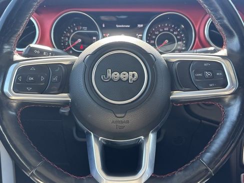 Used 2020 Jeep Gladiator Rubicon w/ Cold Weather Group image 16