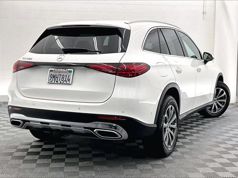 Certified 2024 Mercedes-Benz GLC 300 image 11