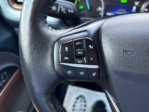 Used 2022 Ford Maverick Lariat w/ Lariat Luxury Package FWD image 11