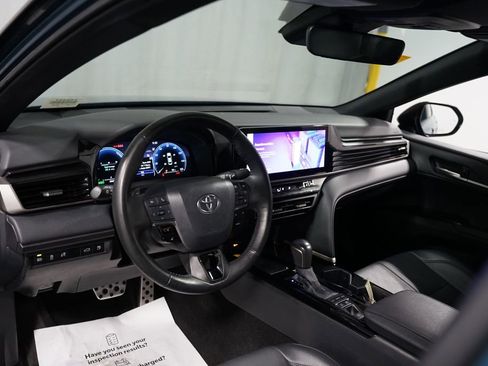 Used 2025 Toyota Camry XSE image 11