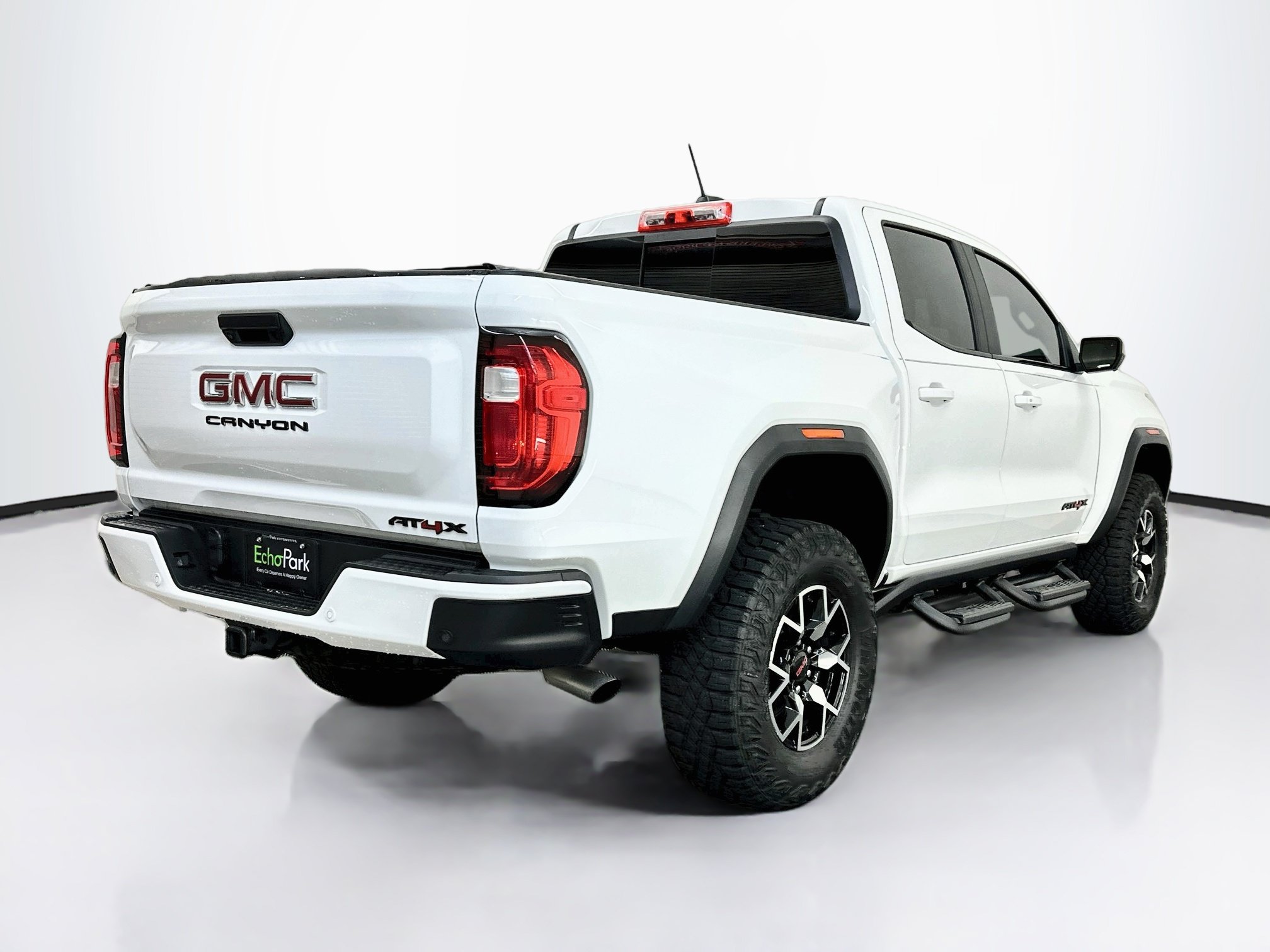Used 2024 GMC Canyon AT4X AWD/4WD image 9