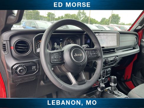 Used 2025 Jeep Wrangler Unlimited Rubicon AWD/4WD image 33