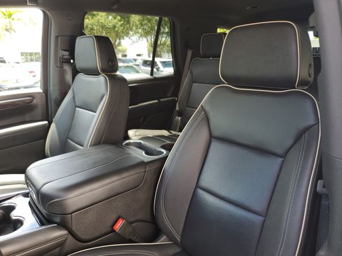 Used 2025 Chevrolet Tahoe Premier AWD/4WD image 21