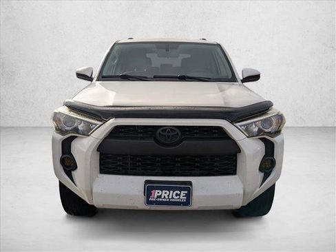 Used 2015 Toyota 4Runner SR5 image 2