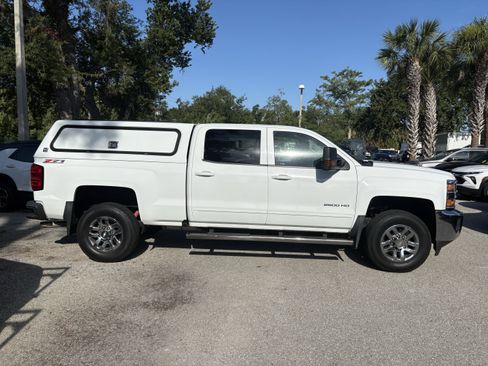 Used 2017 Chevrolet Silverado 2500 LT w/ LT Convenience Package AWD/4WD image 8