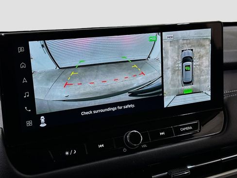 Used 2025 Mitsubishi Outlander SE image 14