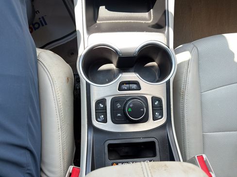 Used 2020 GMC Terrain Denali w/ Denali Premium Package FWD image 23