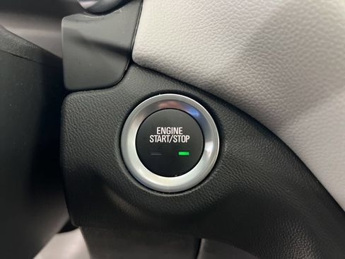 Used 2023 Chevrolet Equinox LS w/ LS Convenience Package FWD image 16