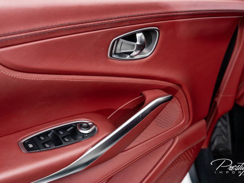 Used 2021 Aston Martin DBX image 25