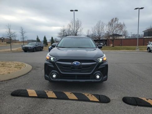 Used 2024 Subaru Outback Premium image 2