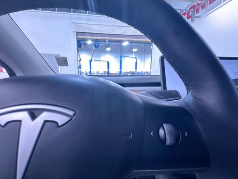 Used 2023 Tesla Model Y Long Range image 19