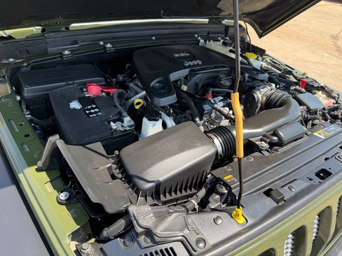 Used 2021 Jeep Wrangler Sport AWD/4WD image 31