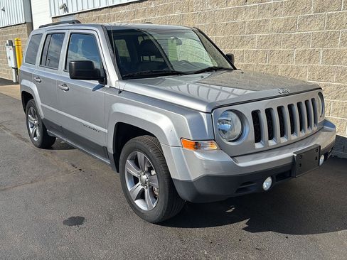 Used 2015 Jeep Patriot High Altitude FWD image 2