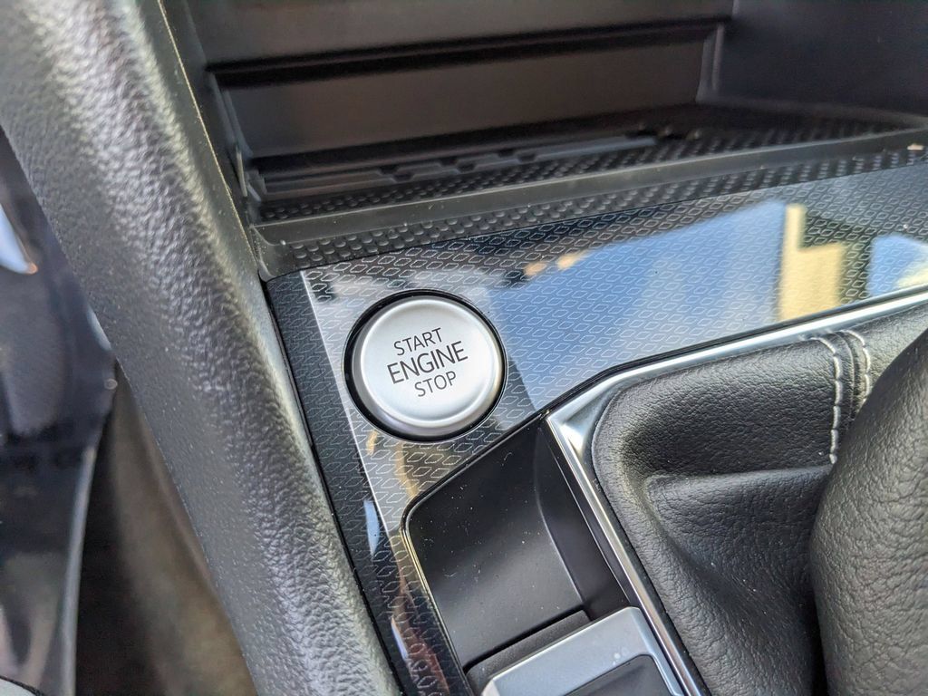 New 2026 Volkswagen Taos SE FWD image 23