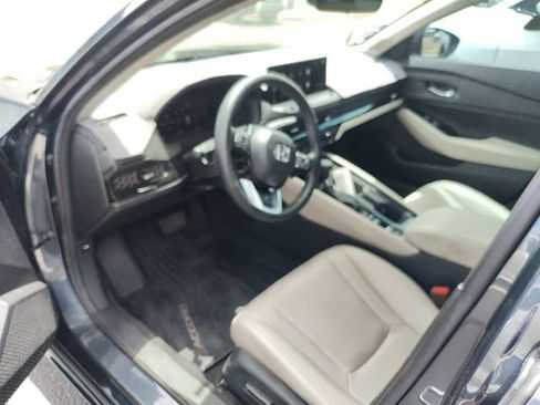 Used 2025 Honda Accord Touring image 4