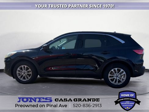 Used 2021 Ford Escape SE FWD image 3