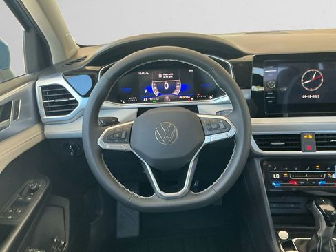 New 2025 Volkswagen Taos SE image 12