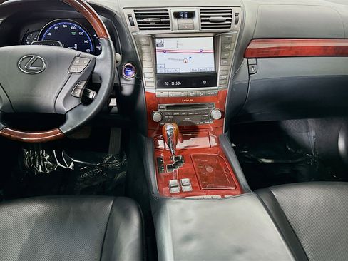 Used 2012 Lexus LS 600h L image 27