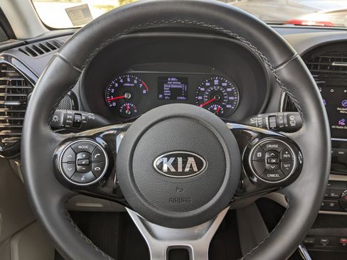 Used 2020 Kia Soul EX image 42