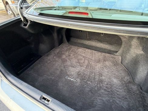 Used 2005 Toyota Camry LE image 15