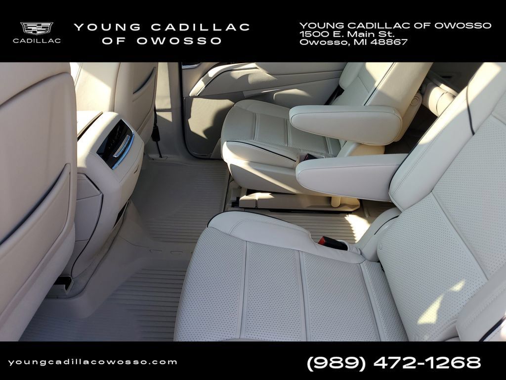 Certified 2024 Cadillac Escalade Premium Luxury w/ Performance Package AWD/4WD image 30
