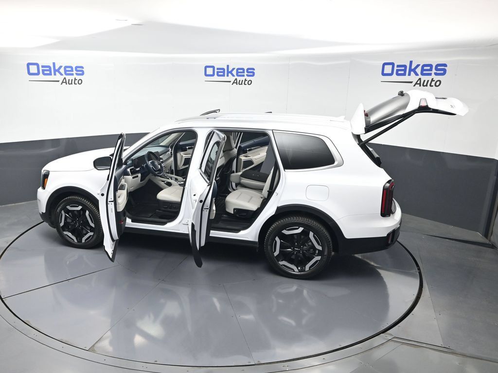 Used 2025 Kia Telluride EX w/ EX Captain's Chair Package FWD image 62