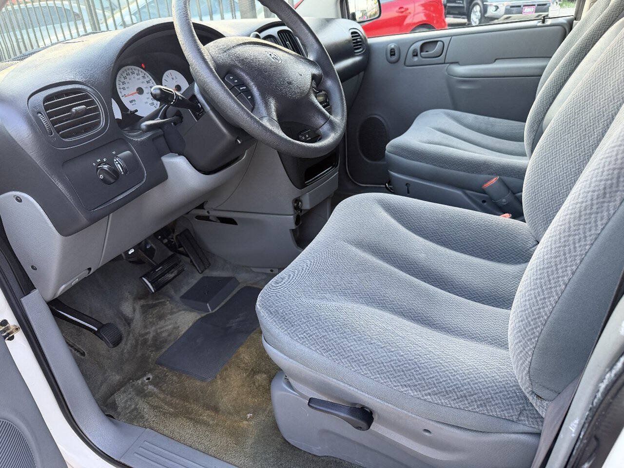 Used 2005 Dodge Caravan SE w/ Popular Equipment Group FWD image 11