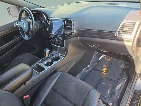 Used 2019 Jeep Grand Cherokee Altitude image 29