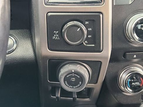 Used 2018 Ford F150 Platinum w/ Equipment Group 701A Luxury image 22