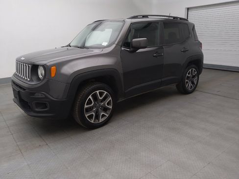 Used 2016 Jeep Renegade Latitude w/ Popular Equipment Group image 2