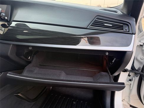 Used 2015 BMW M5 RWD image 38