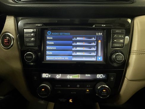 Used 2017 Nissan Rogue SL w/ SL Premium Package image 30