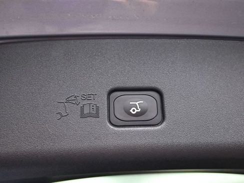 Used 2024 Lincoln Nautilus Reserve AWD/4WD image 24