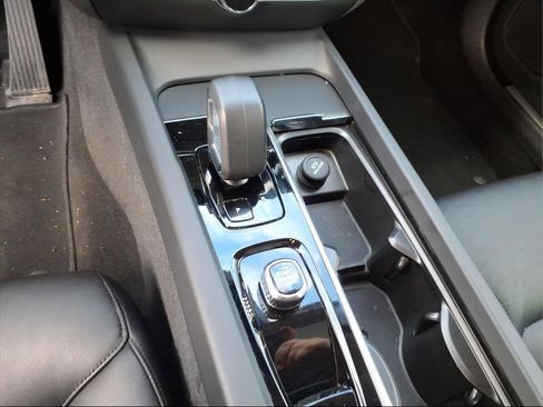 Used 2025 Volvo S60 B5 Core image 18