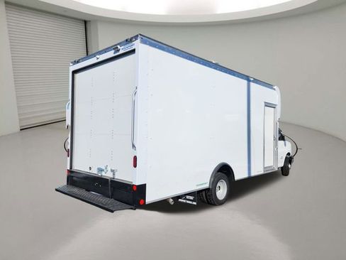 New 2026 Chevrolet Express 4500 w/ Power Convenience Package image 7