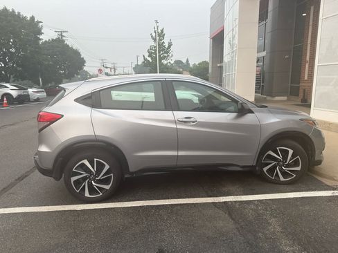 Used 2020 Honda HR-V Sport image 4