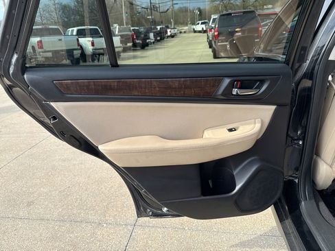 Used 2016 Subaru Outback 2.5i Limited w/ Popular Package #4 image 43