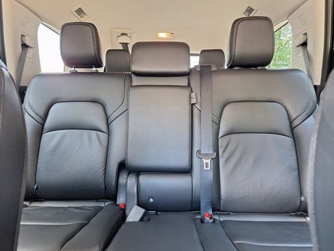 Used 2025 Nissan Pathfinder SL FWD image 23