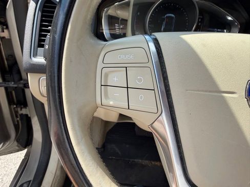 Used 2016 Volvo XC60 T6 w/ Proximity Package image 29