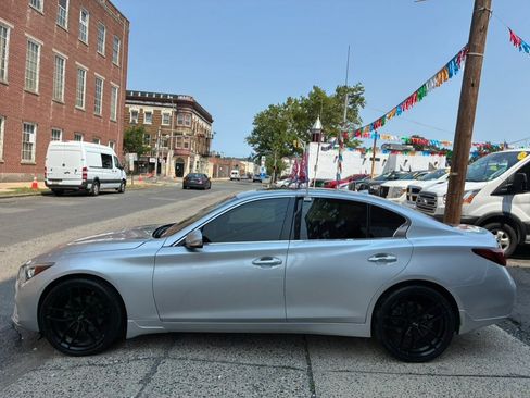 Used 2018 INFINITI Q50 Luxe w/ Essential Package (3.0T Luxe) AWD/4WD image 4