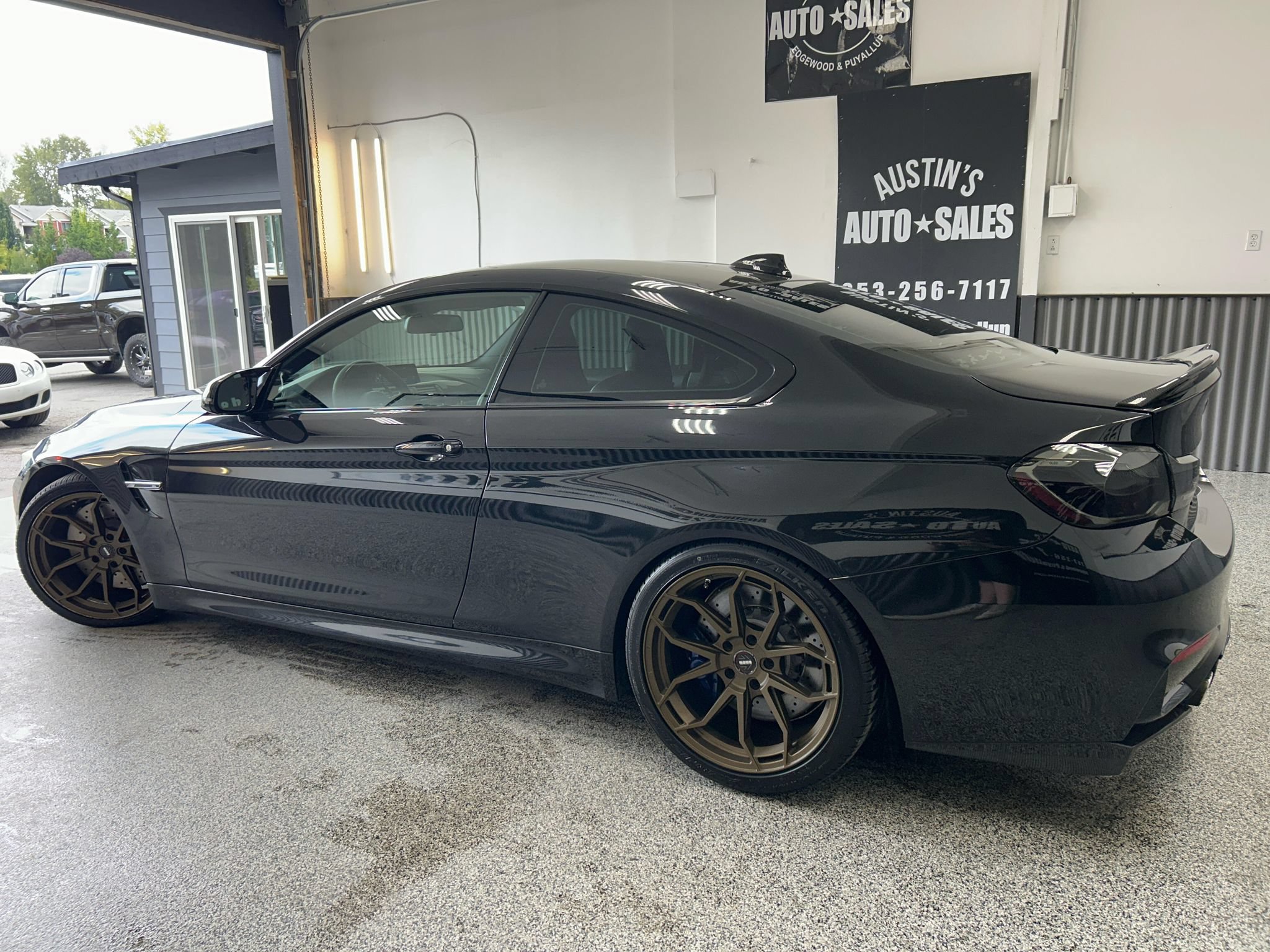 Used 2015 BMW M4 Coupe RWD image 4