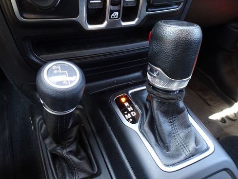 Used 2023 Jeep Wrangler Unlimited Sport AWD/4WD image 22
