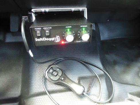 Used 2011 Chevrolet Silverado 2500 LT w/ Interior Plus Package AWD/4WD image 16