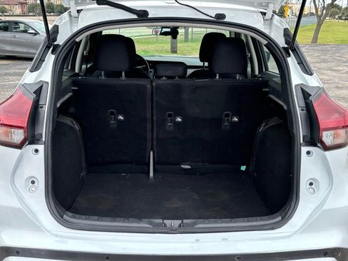 Used 2023 Nissan Kicks S image 5