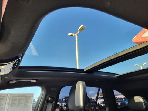 Used 2024 Mercedes-Benz GLC 300 4MATIC image 12