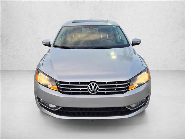 Used 2015 Volkswagen Passat 1.8T SEL Premium FWD image 2