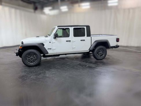 New 2026 Jeep Gladiator Sport image 5